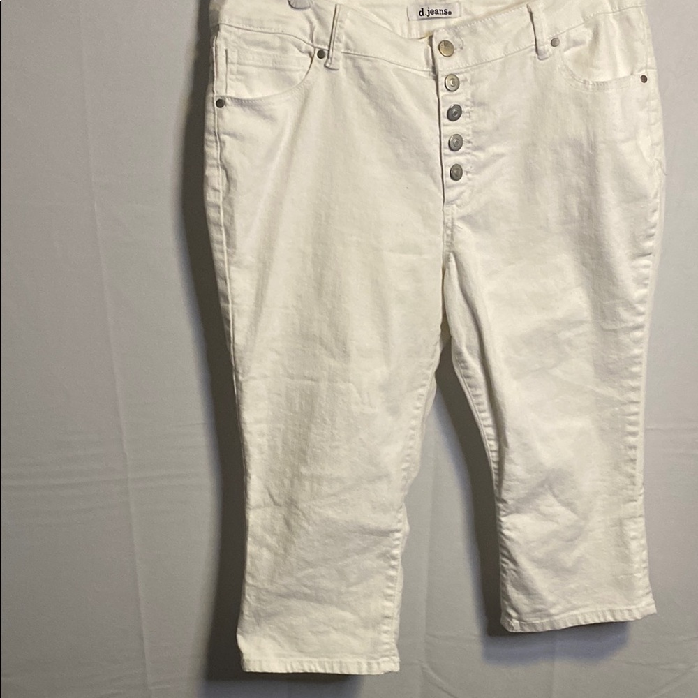 d. jeans White Capris Relaxed Fit Mid-Calf
